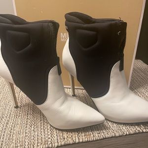 Michael Kors Uma bootie. Size 6.5